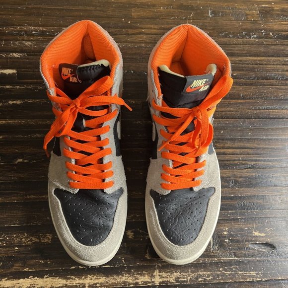 Jordan 1 Retro High OG Neutral Grey Hyper Crimson 2019 555088 018 Men’s Size 11 - Picture 4 of 7